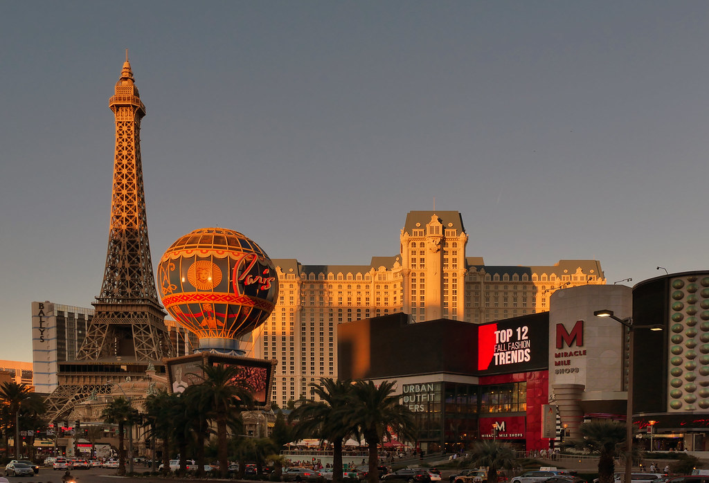 Experience Luxury Las Vegas Hotel Suites